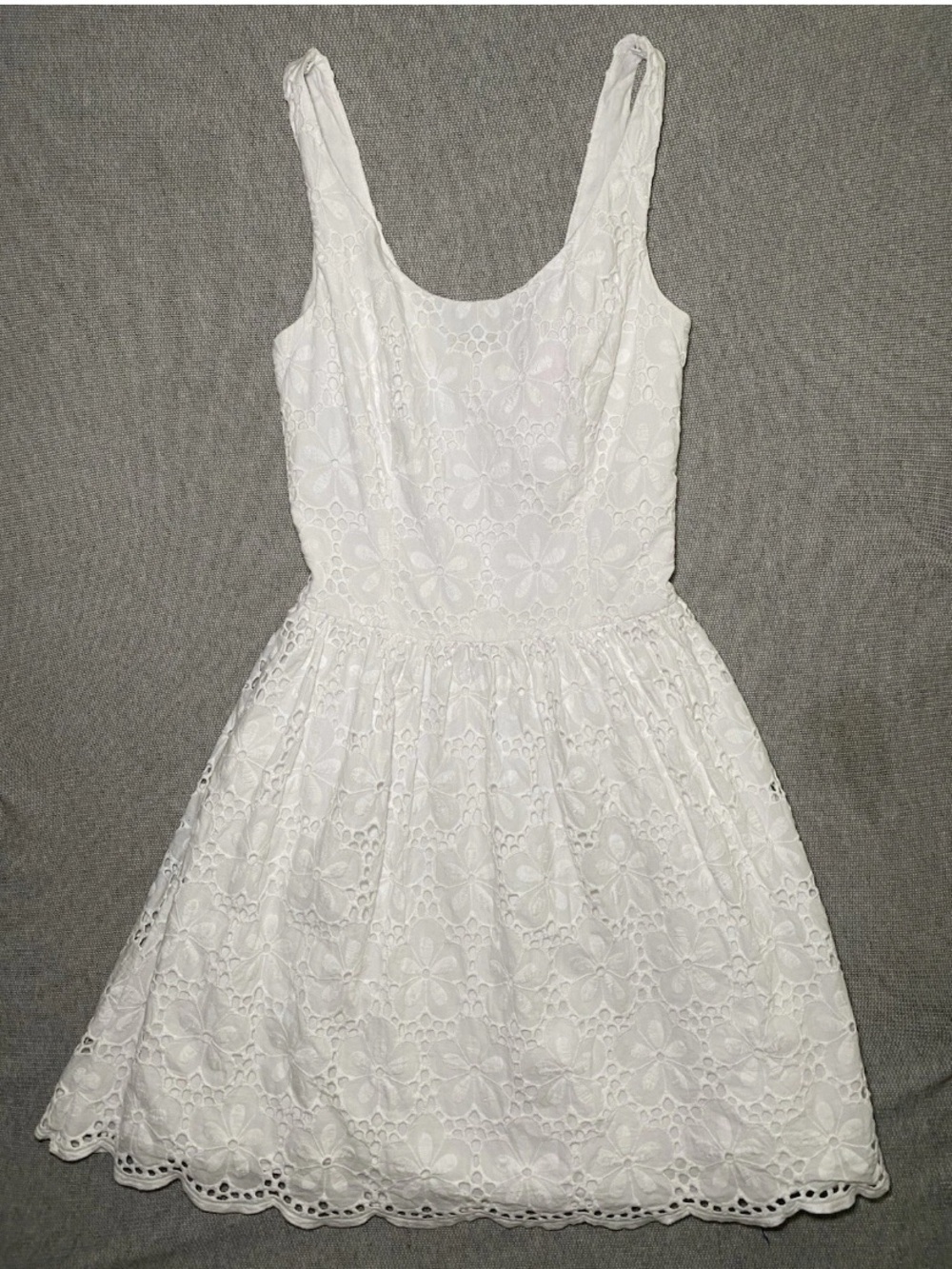 Lilly Pulitzer Calhoun Dress Womens 00 White Eyelet Lace Minimal Preppy Timeless